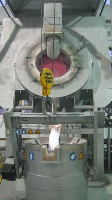 980C 600KG Electric Foundry Oil Fired Tilting Furnace LPG Insulation Layer