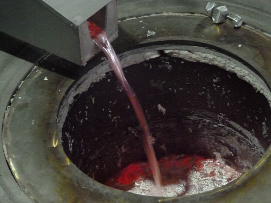 Less Burnout 0.30MPa Edium Frequency Induction Vacuum Induction Melting Furnace