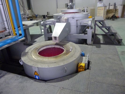 ±1C Temperature Control Accuracy Aluminum Melting Furnace With Temperature Alarm And Air-cooled Cooling Method